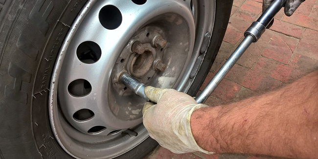 Changer une roue de voiture étape par étape !