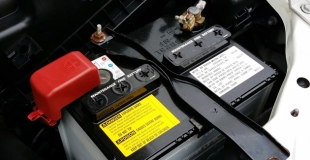 Comment remplacer la batterie de sa voiture étape par étape ?