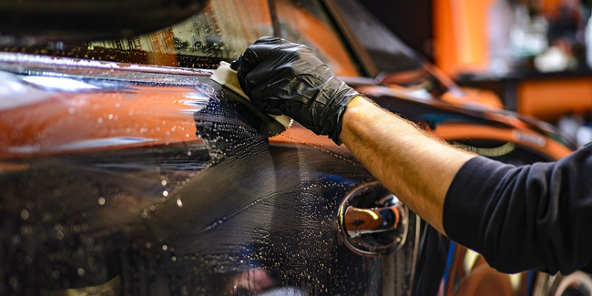 Comment laver sa voiture dans les règles de l'art et la faire briller ?