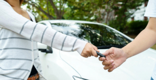 Prêter sa voiture et assurance auto : ce qu'il faut savoir !