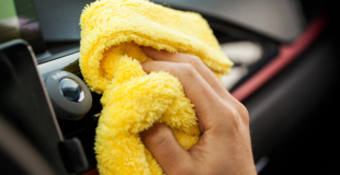 Comment bien nettoyer l'intérieur d'une voiture ?