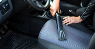 Comment nettoyer les sièges de voiture en tissu ?