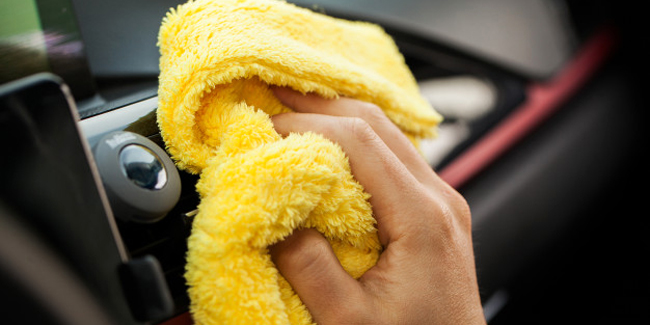 Comment nettoyer le tableau de bord de sa voiture ?