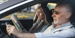 Conducteur de plus de 65 ans : combien coûte une assurance auto ?