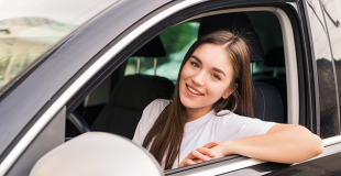 Leasing auto en LOA pour jeune conducteur : les conditions !