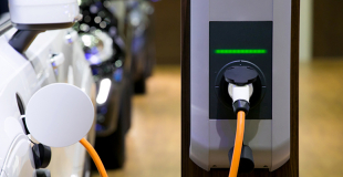 Pourquoi choisir une borne de recharge de 7,4 kW ? Quelle performance ? Quel coût ?
