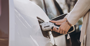 Quel type de prise choisir pour recharger sa voiture électrique ?