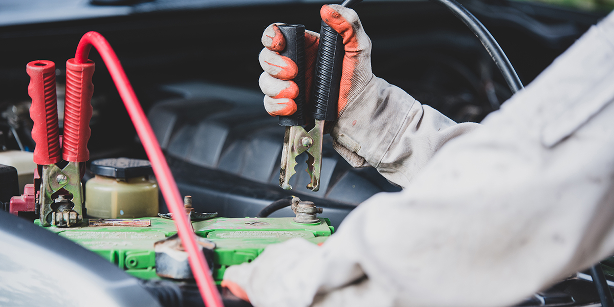 Démarrer sa voiture avec des câbles de démarrage méthode et procédure